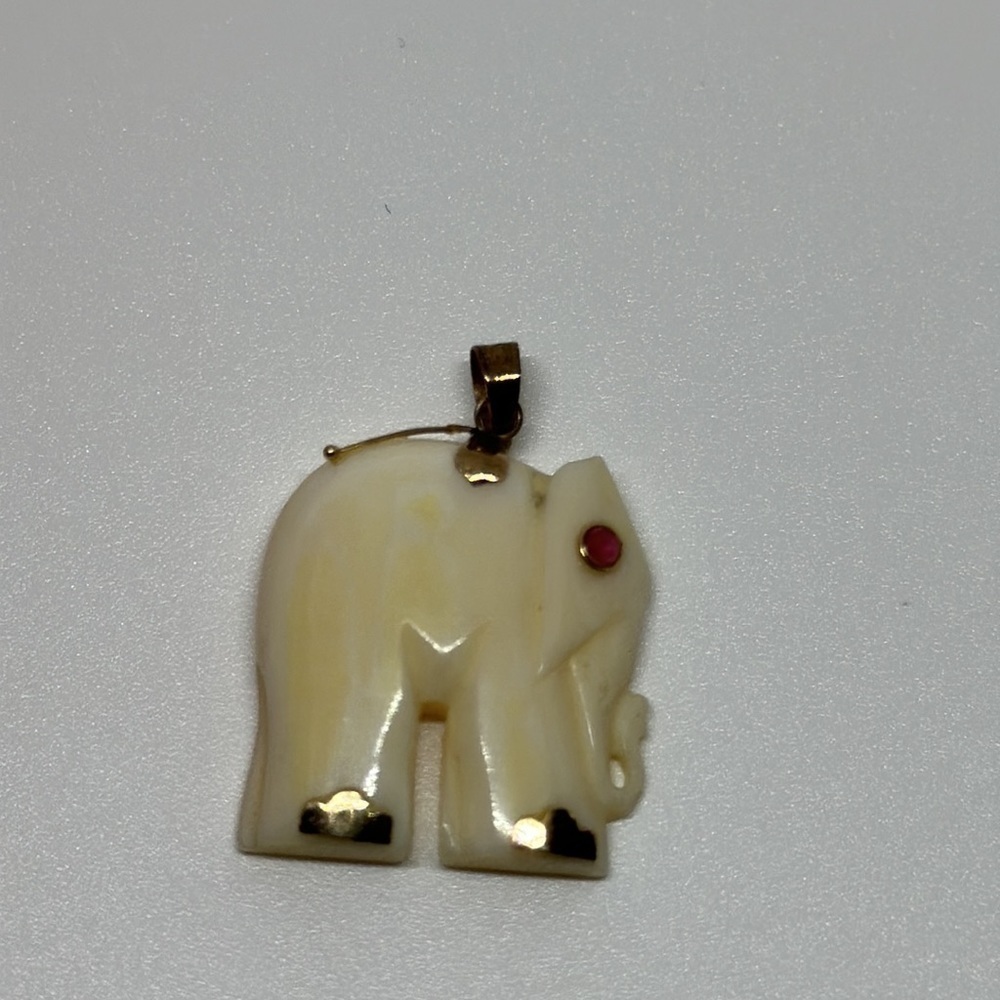 14k Real Solid Gold Ruby Stone Elephant Pendant - image 3